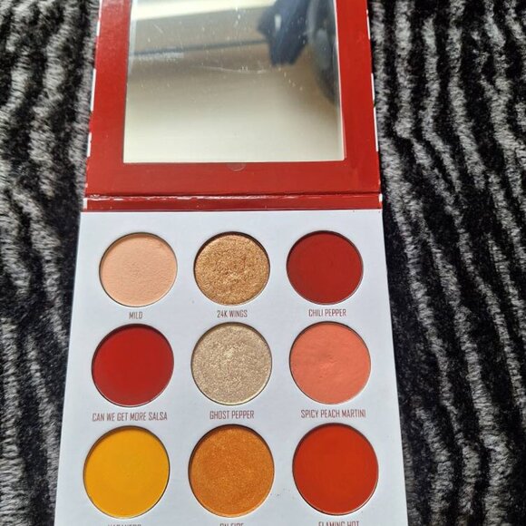 🌶️ Give Me Glow – “Extra Spicy” Eyeshadow Palette 🔥 - Picture 1 of 4